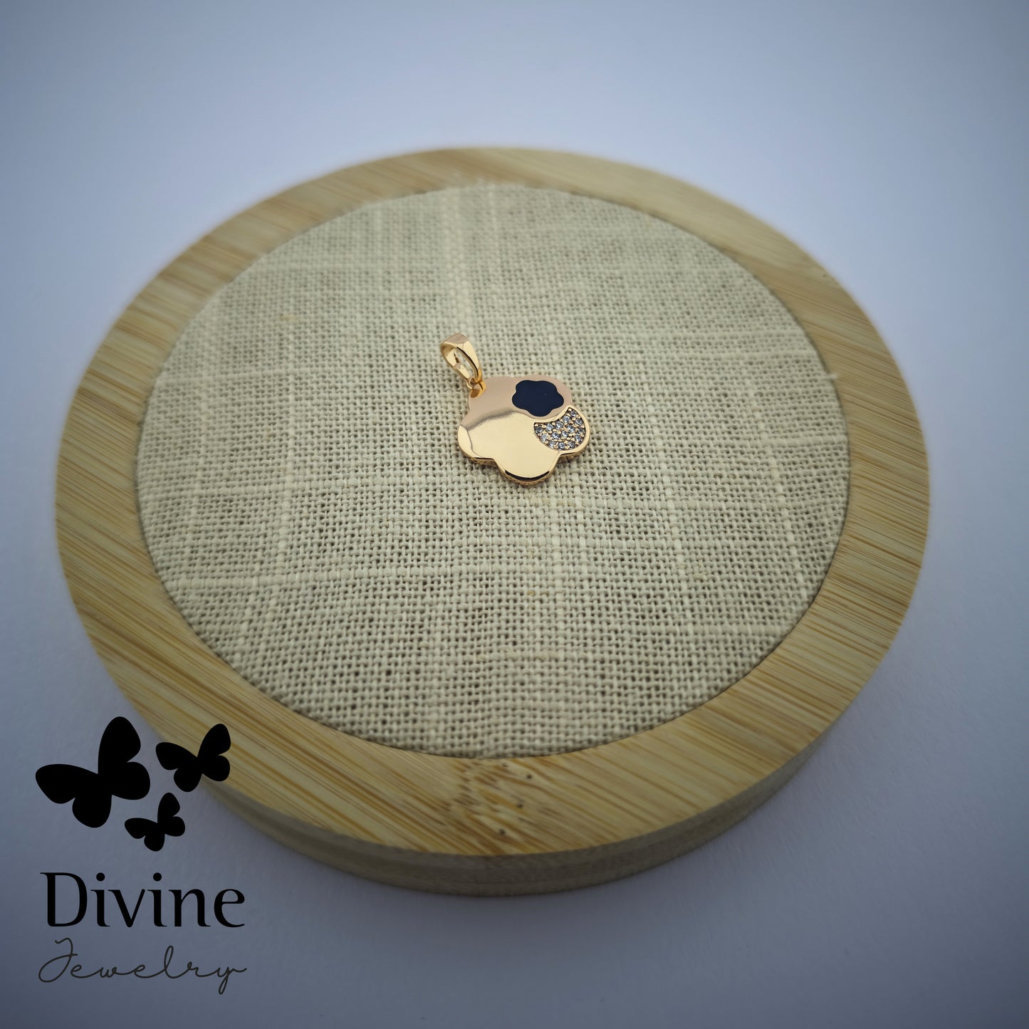 Divine Приврзок “Mystic Blossom”