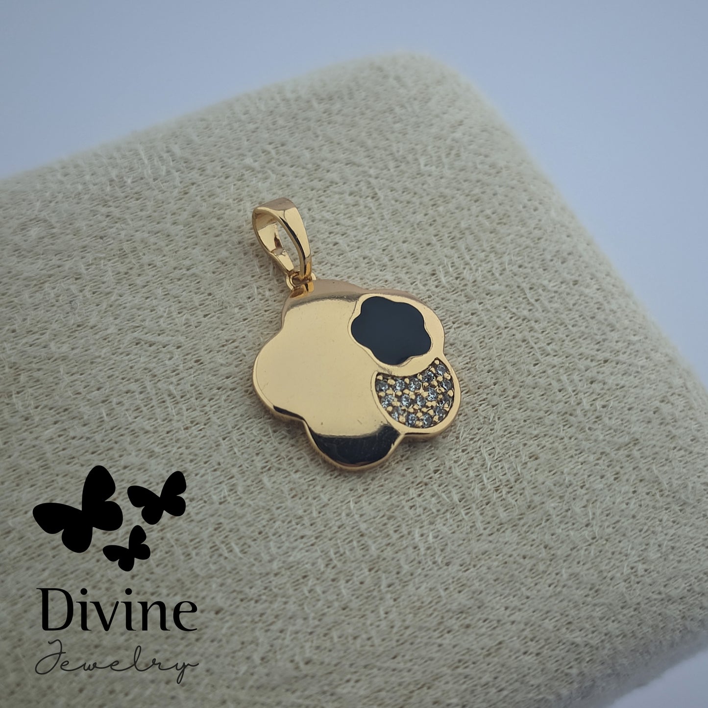 Divine Приврзок “Mystic Blossom”