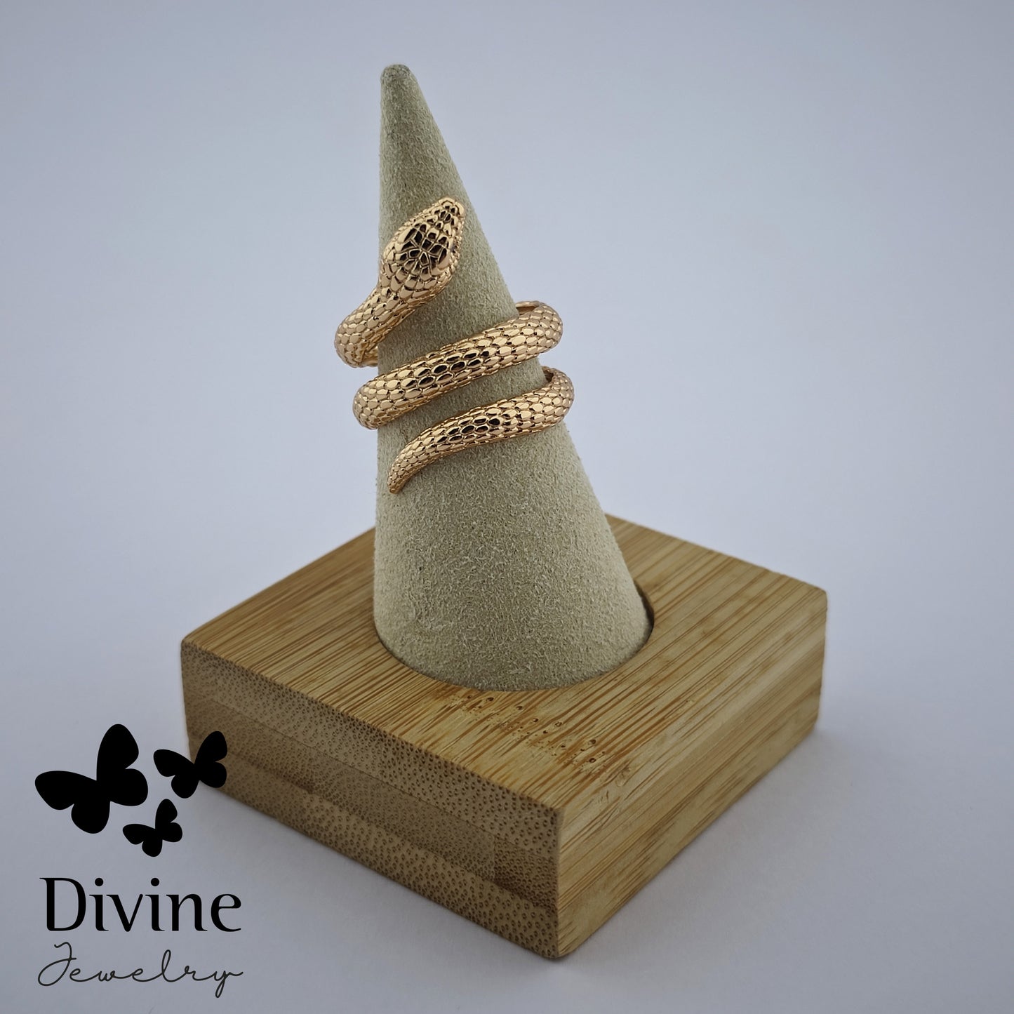 Divine Прстен “Snake Charm”